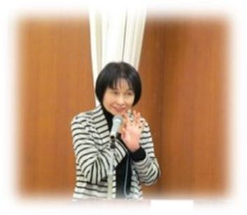 案内 駅の④番出口 地上のお写真